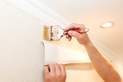 Pose de papier peint à Cergy — revêtements muraux et toiles de verre